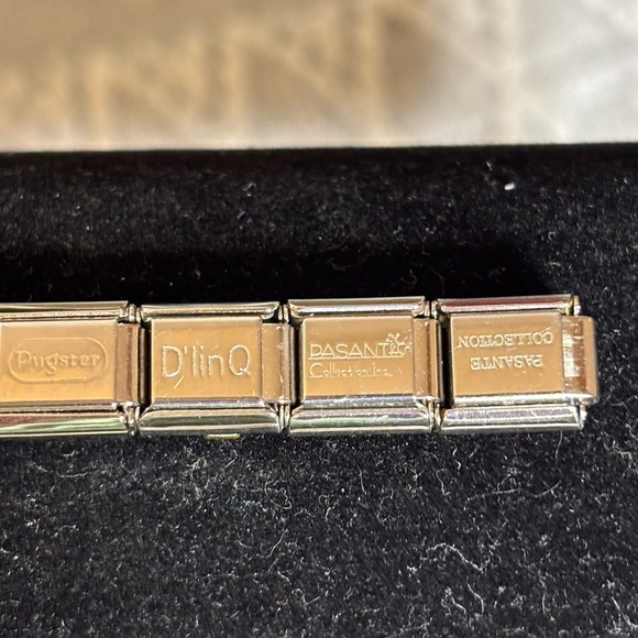 Italian Charm Mix. Seattle, Redhead, Cross, America, Find a Cure. 15 Charms. - Picture 10 of 10